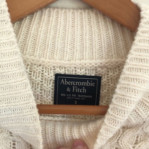 Abercrombie and Fitch White Knit Sweater Small - Picture 3 of 5
